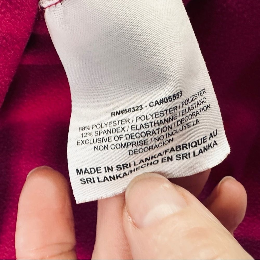 Nike Pro Quarter Zip Pullover Womens Medium Magenta Pink Excellent Thumbholes - Picture 6 of 7
